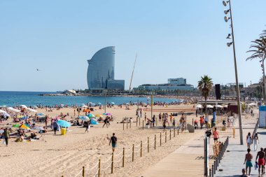 BARCELONA, 26 Haziran 2020: COVID 19 Haziran 2020 tarihinde İspanya 'nın Barselona kentinde yaz aylarında Olimpiyat Limanı.