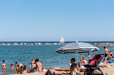 BARCELONA, 26 Haziran 2020: COVID 19 Haziran 2020 tarihinde İspanya 'nın Barselona kentinde yaz aylarında Olimpiyat Limanı.