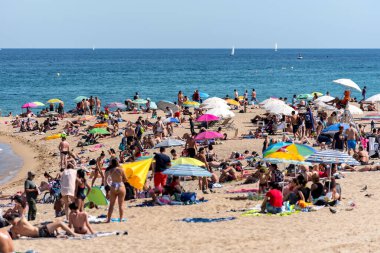 BARCELONA, 26 Haziran 2020: COVID 19 Haziran 2020 tarihinde İspanya 'nın Barselona kentinde yaz aylarında Olimpiyat Limanı.