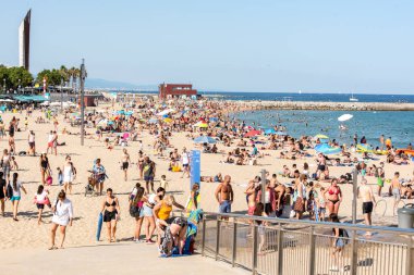 BARCELONA, 26 Haziran 2020: COVID 19 Haziran 2020 tarihinde İspanya 'nın Barselona kentinde yaz aylarında Olimpiyat Limanı.