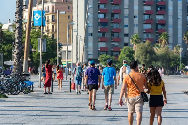 Barcelona Spanje Juli 2020 Mensen Die Door Lege Straten Lopen — Stockfoto