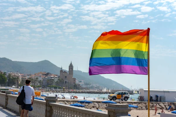 Sitges Cataluña España Julio 2020 Bandera Gay Whit Personas Paseo — Foto de Stock