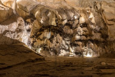 Fransa 'daki güzel mağara kaya oluşumları, Ariege, Tarascon sur Ariege, Cave Lombrives.