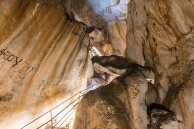Fransa 'daki güzel mağara kaya oluşumları, Ariege, Tarascon sur Ariege, Cave Lombrives.