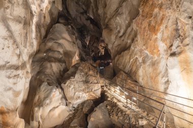 Fransa 'daki güzel mağara kaya oluşumları, Ariege, Tarascon sur Ariege, Cave Lombrives.
