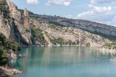 2020 yazında İspanya 'nın Katalonya kentindeki Congost de Mont-rebei vadisinin manzarası.