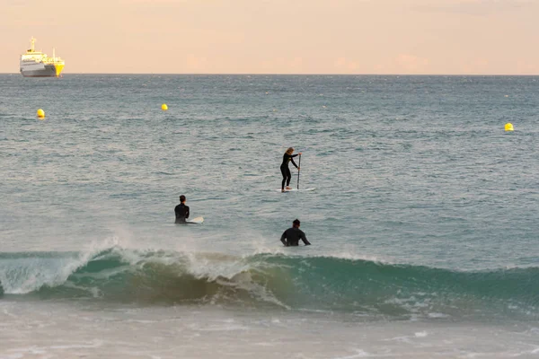 Tarragona Spain Вересня 2020 People Surfing Plaza Del Anfiteatro Tarragona — стокове фото