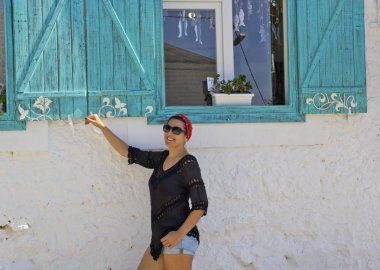 Datça 'da tatile genç kadının portresi, Türkiye