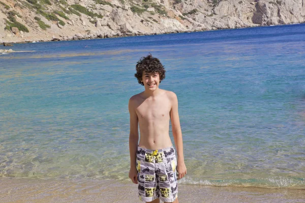 Porträt Eines Glücklichen Jungen Strand — Stockfoto