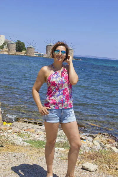 Mujer Joven Playa Isla Chios —  Fotos de Stock