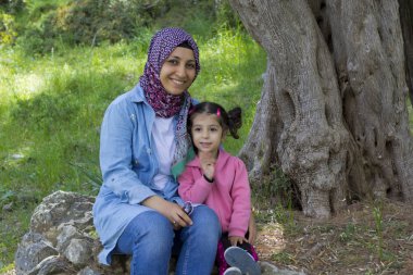 Parkta anne ve doughter portresi