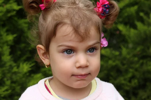 Портрет Маленькой Девочки Парке — стоковое фото