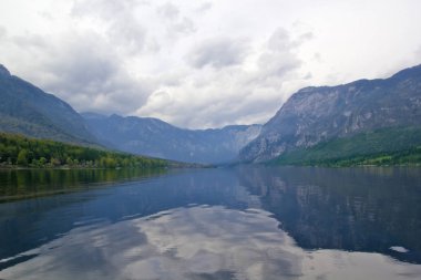 Bohinj Gölü'nde güzel bir sahne, Slovenya