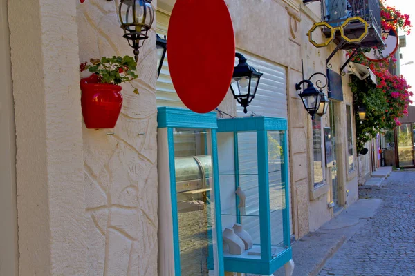 Alacati Cesme Zmir Dar Bir Sokakta Renkli Taştan Evler — Stok fotoğraf