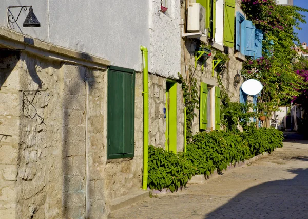 Colorful Stone Houses Narrow Street Alacati Cesme Izmir — Stock Photo, Image