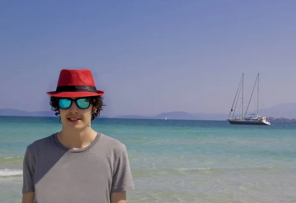 Young Man Sunglasses Beach — Stock Photo, Image