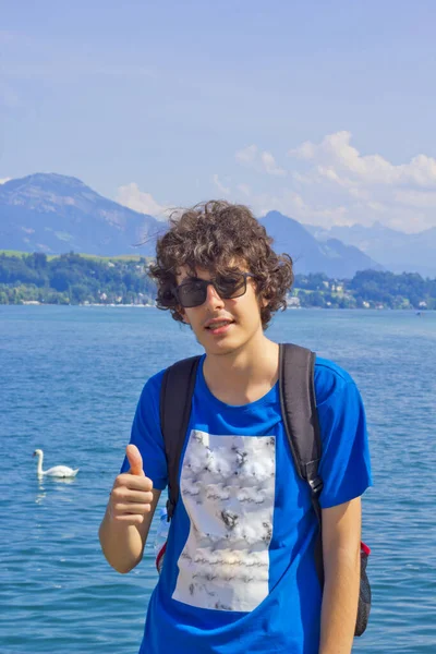 Portret Szczęśliwego Chłopca Zurychu Szwajcarii — Zdjęcie stockowe