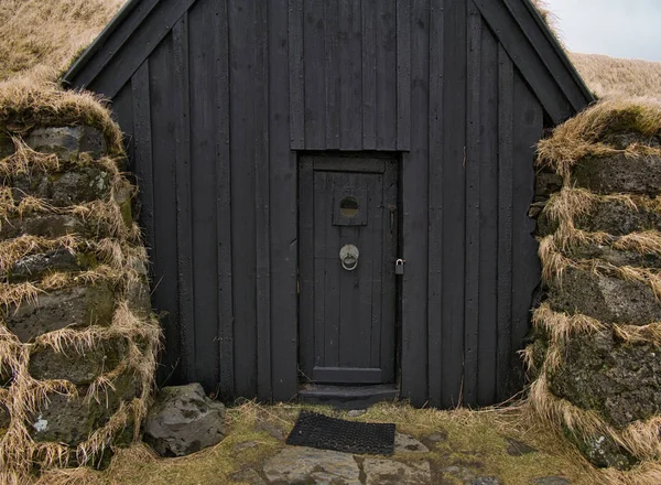 Wajah sebuah rumah gambut di Islandia dekat Hella — Stok Foto