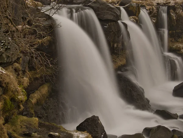 Uzavření s dlouhou časovou expozicí Gluggafoss — Stock fotografie