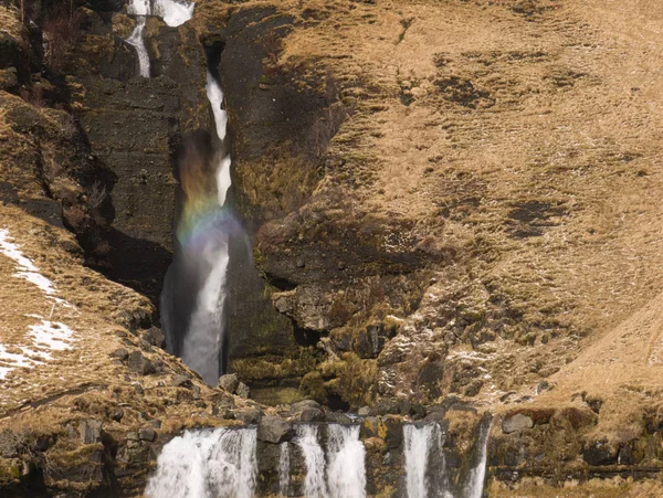 A cachoeira Gluggafoss com pequeno arco-íris — Fotografia de Stock