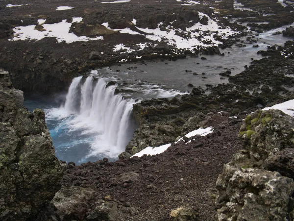 Veduta del fiume dalla cascata del Thjofafoss — Foto Stock