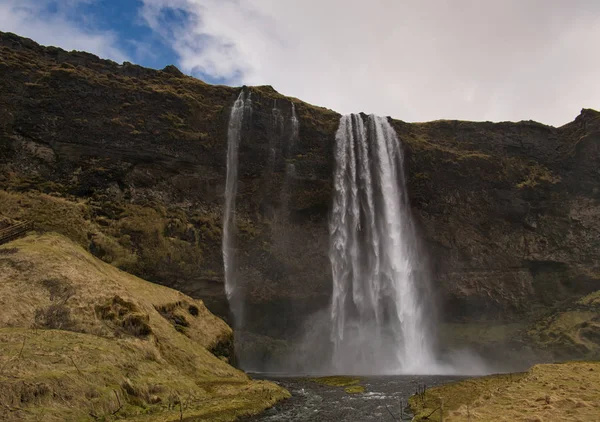 Cepheden Seljalandsfoss şelalesi — Stok fotoğraf