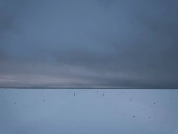 Ruta nevada al naufragio de los aviones DC-3 en Islandia — Foto de Stock