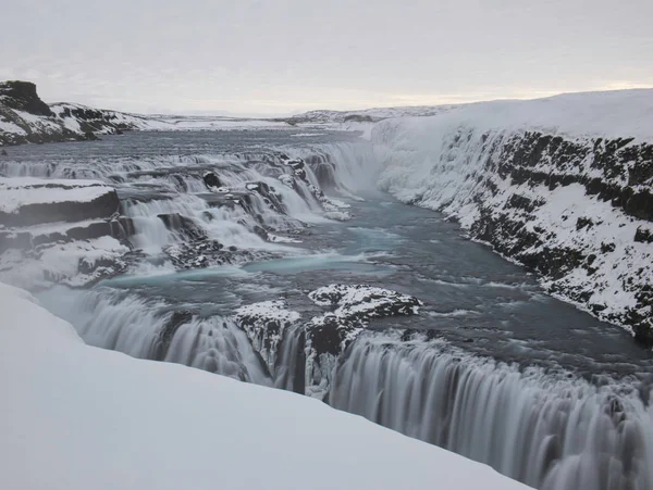 Eine lange Belichtung des Gullfoss-Wasserfalls — Stockfoto