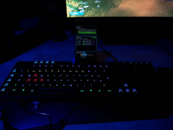 Equipamento Jogos Rgb Teclado Jogos Iluminado Com Foco Conexão Smartphone — Fotografia de Stock