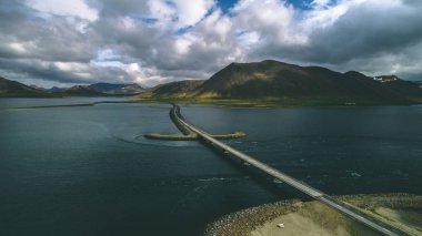 yolun 1 İzlanda, Köprü'de deniz uçağı üzerinde havadan görünümü