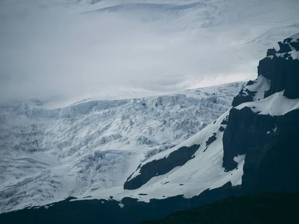 Gletsjer Ijsland Een Berg Met Wolken Telelens — Stockfoto