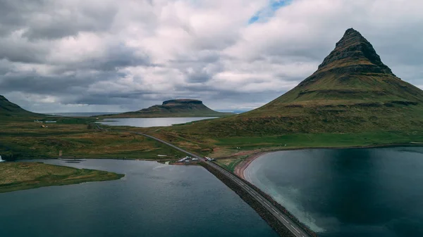 Légi Felvétel Kirkjufell Izland Hegyi Drone — Stock Fotó