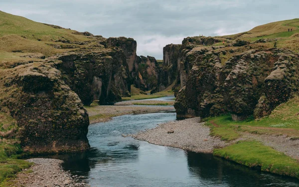 Fjadrargljufur Canyon Izlandon Kék Víz Felhős Jogdíjmentes Stock Képek