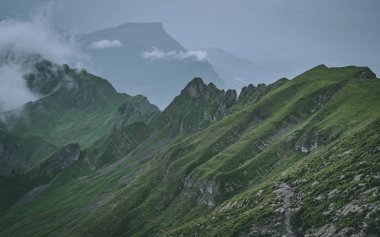 swiss alps brienzer rothorn İsviçre'deki korkunç sarp dağ manzarası