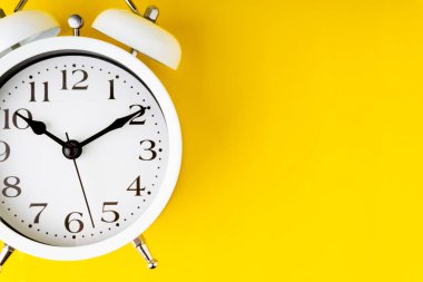 Seçici odak sarı zemin üzerine de düzenlendi ve parçası kırpma. Kopyalama alanı kavramı