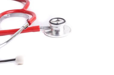 Stetoskop üzerinde beyaz arka plan ile seçici odak ve kırpma parçası