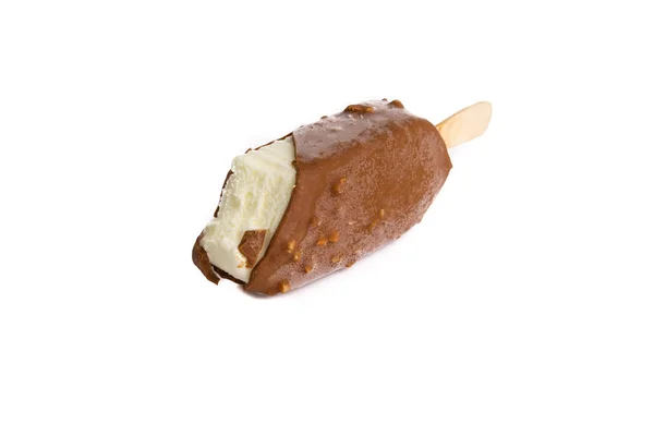 Chocolate Gelado Gelado Isolado Fundo Branco Com Foco Seletivo Fragmento — Fotografia de Stock