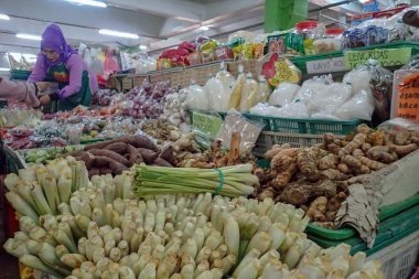 Perak, Malezya - Ocak 28,2019: Ipoh görünüm ıslak Pazar ve tanımlanamayan müşteriler Perak, Malezya. Ipoh şehirde bulunan.