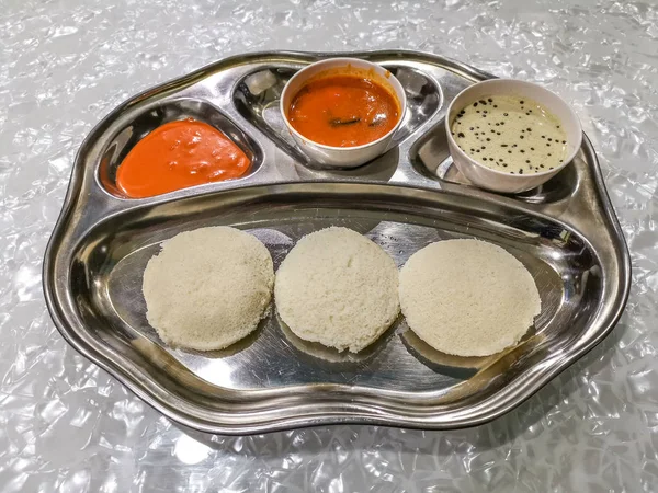 Masala 多萨和 Idli Dosa 食物特写镜头有选择性聚焦和作物片段 它是一种受欢迎的南印度美食 — 图库照片