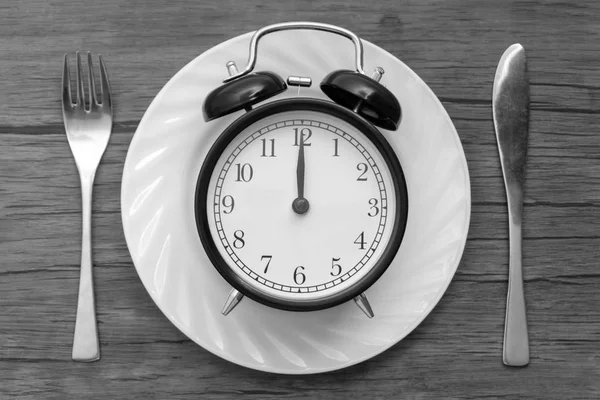 Relógio Despertador Com Garfo Faca Mesa Hora Comer Café Manhã — Fotografia de Stock