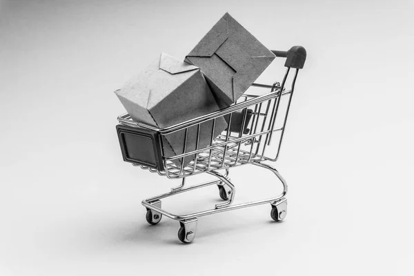 Shopping Cart Och Rutan Svart Och Vit Bakgrund Affärer Och — Stockfoto