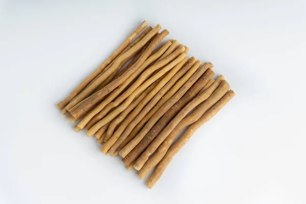 Naturalne Szczoteczka Zębów Miswak Kayu Sugi Białym Tle Selektywnej Ostrości — Zdjęcie stockowe