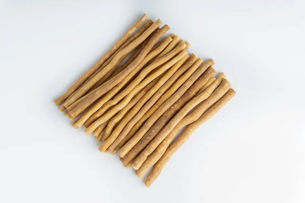 Sikat Gigi Alami Miswak Kayu Sugi Pada Latar Belakang Putih — Stok Foto