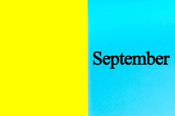 Setembro Palavras Escritas Sobre Fundo Azul Amarelo Calendário Mês Data — Fotografia de Stock