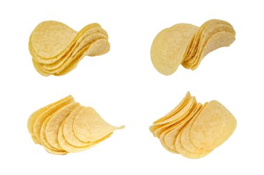 Seçici odak ile beyaz arka plan üzerinde izole patates cipsi