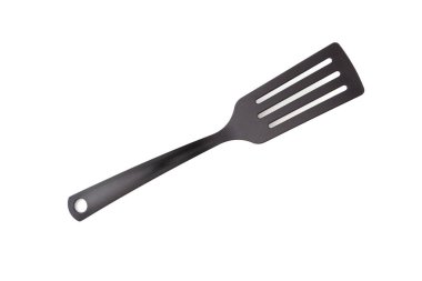 Siyah mutfak spatula gereçleri veya mutfak yakın çekim beyaz arka plan üzerinde izole