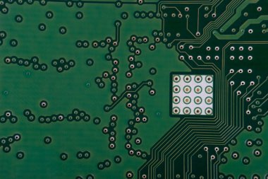 Elektronik devre kartı kapanıyor. Seçici odak ve kırpma parçası