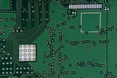 Elektronik devre kartı kapanıyor. Seçici odak ve kırpma parçası