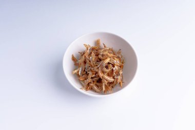 Kavanozda kızartılmış ançüez seçici odaklanma ve kırpma parçalarıyla yakın çekim