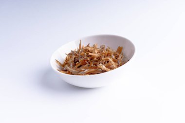 Kavanozda kızartılmış ançüez seçici odaklanma ve kırpma parçalarıyla yakın çekim